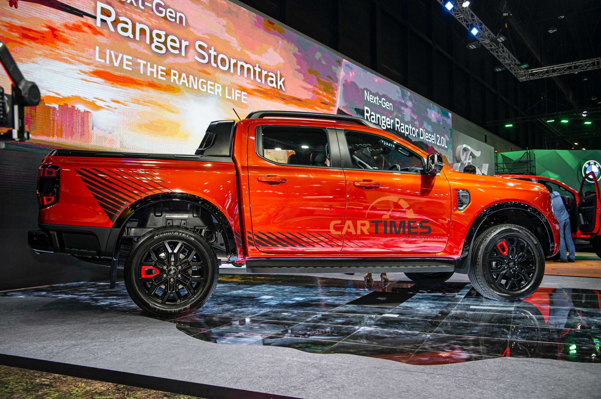 Thân xe Ford Ranger Stormtrak