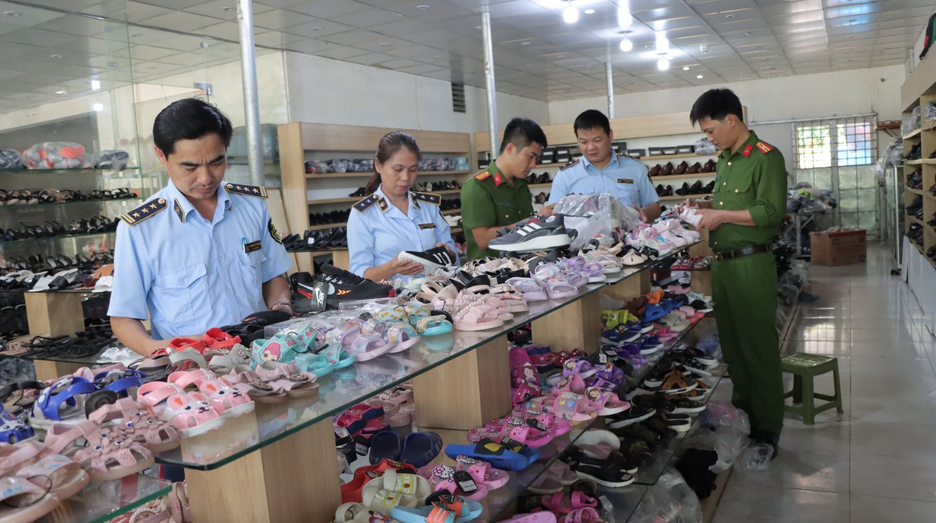 chống hàng giả trên thương mại điện tử