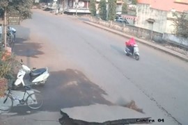 Cận cảnh mặt đường "bỗng dưng" nứt toác