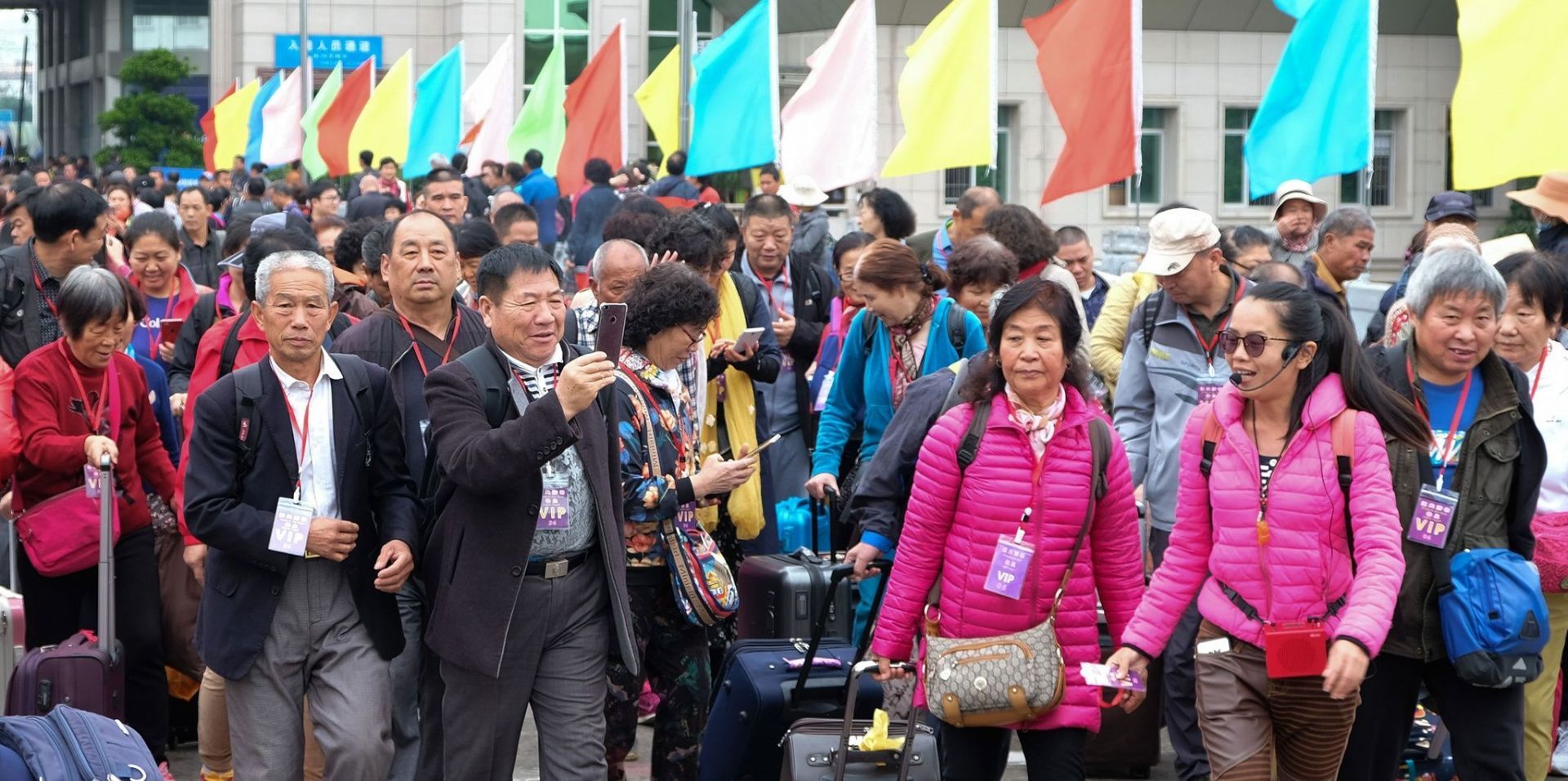 Cổ phiếu hàng không tăng sau khi Trung Quốc thông báo mở lại tour du lịch