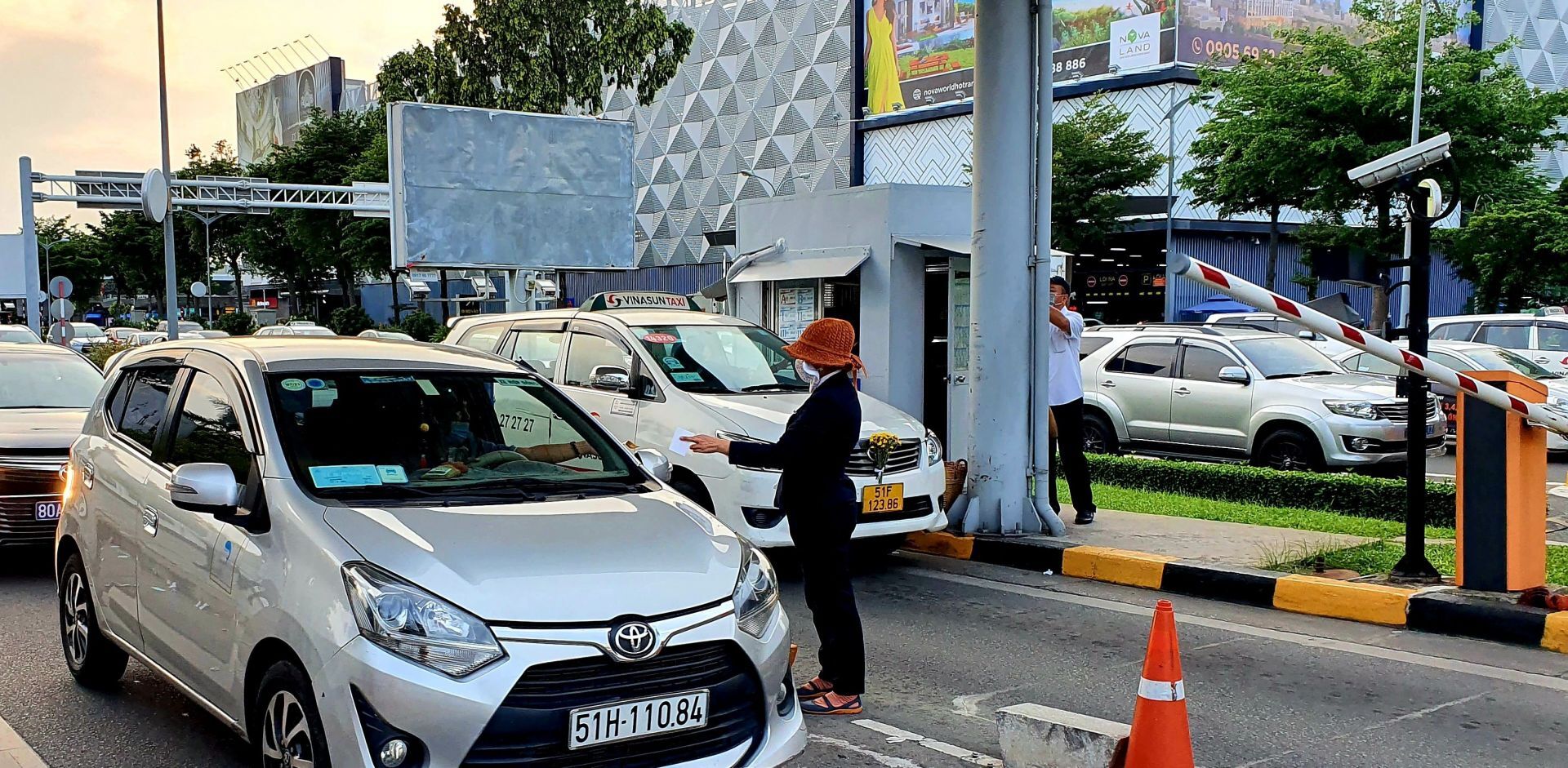 thu phí taxi
