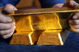 Giá vàng lao dốc khi đồng USD bật tăng trở lại