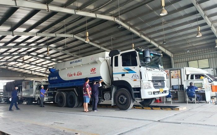 Cục Đăng kiểm Việt Nam nhắc nhở các trung tâm gây khó cho người dân, sớm giải quyết ùn tắc