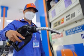 Giá xăng giảm hơn 600 đồng/lít từ 17h chiều 21/4