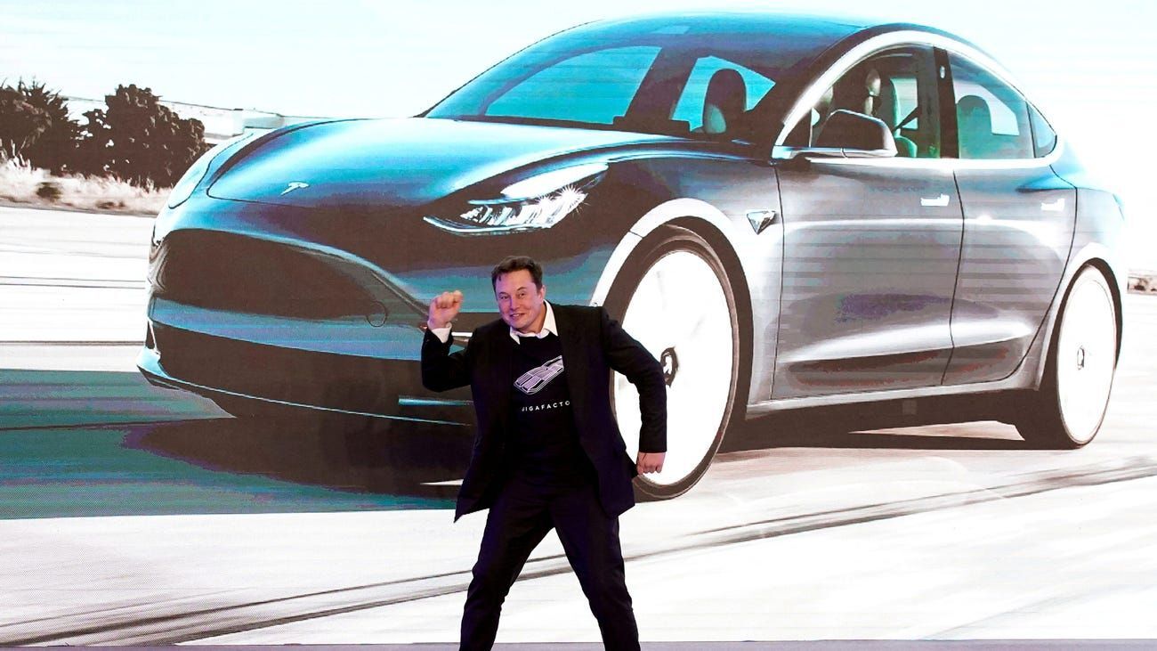 Elon Musk san sang tu bo loi nhuan ngan han de gia tang thi phan cho Tesla? Elon Musk