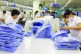 Doanh nghiệp dệt may mong có gói vay ưu đãi 0% để trả lương nhân viên