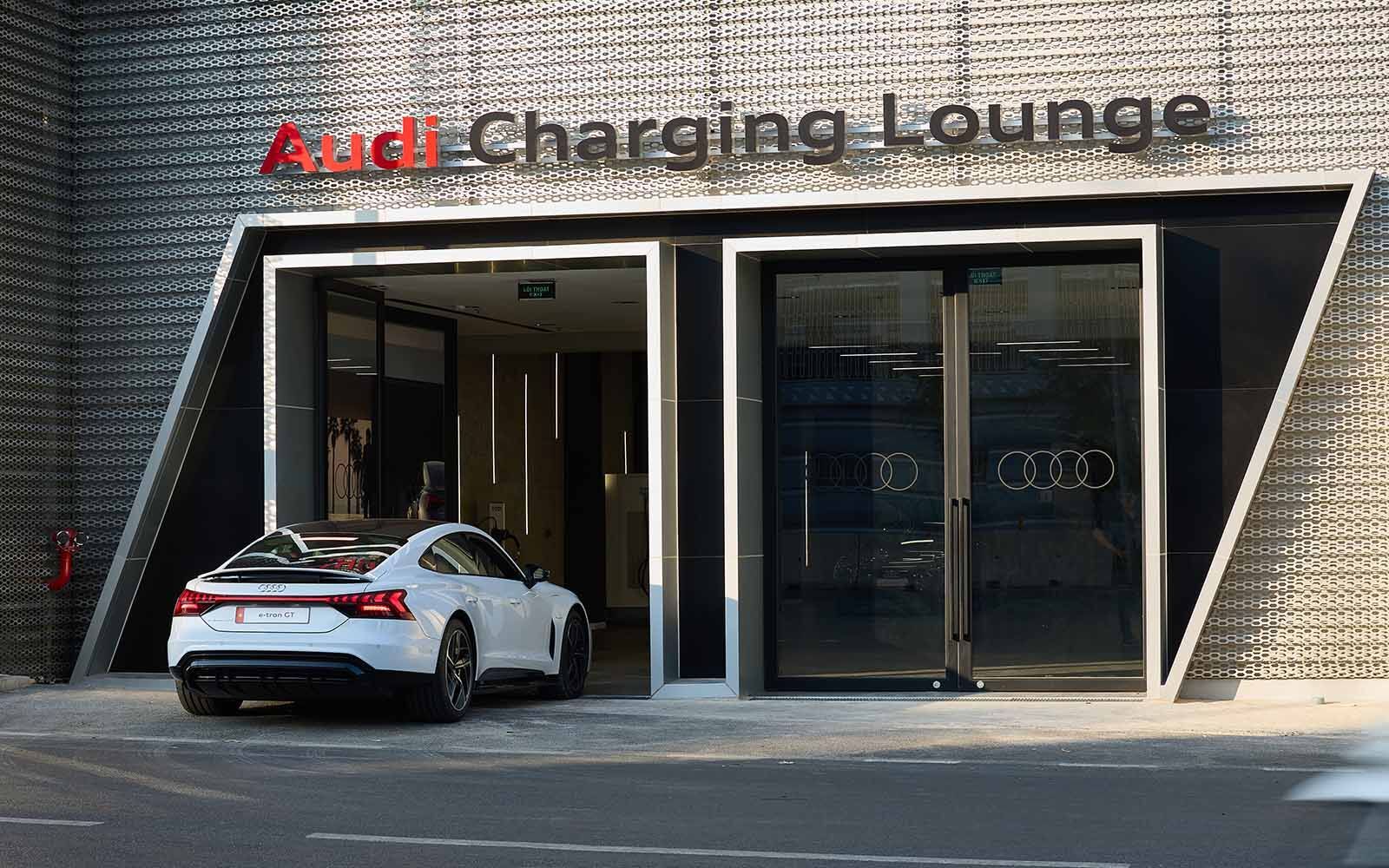 Chủ xe điện Audi tại Việt Nam sạc xe ở đâu?