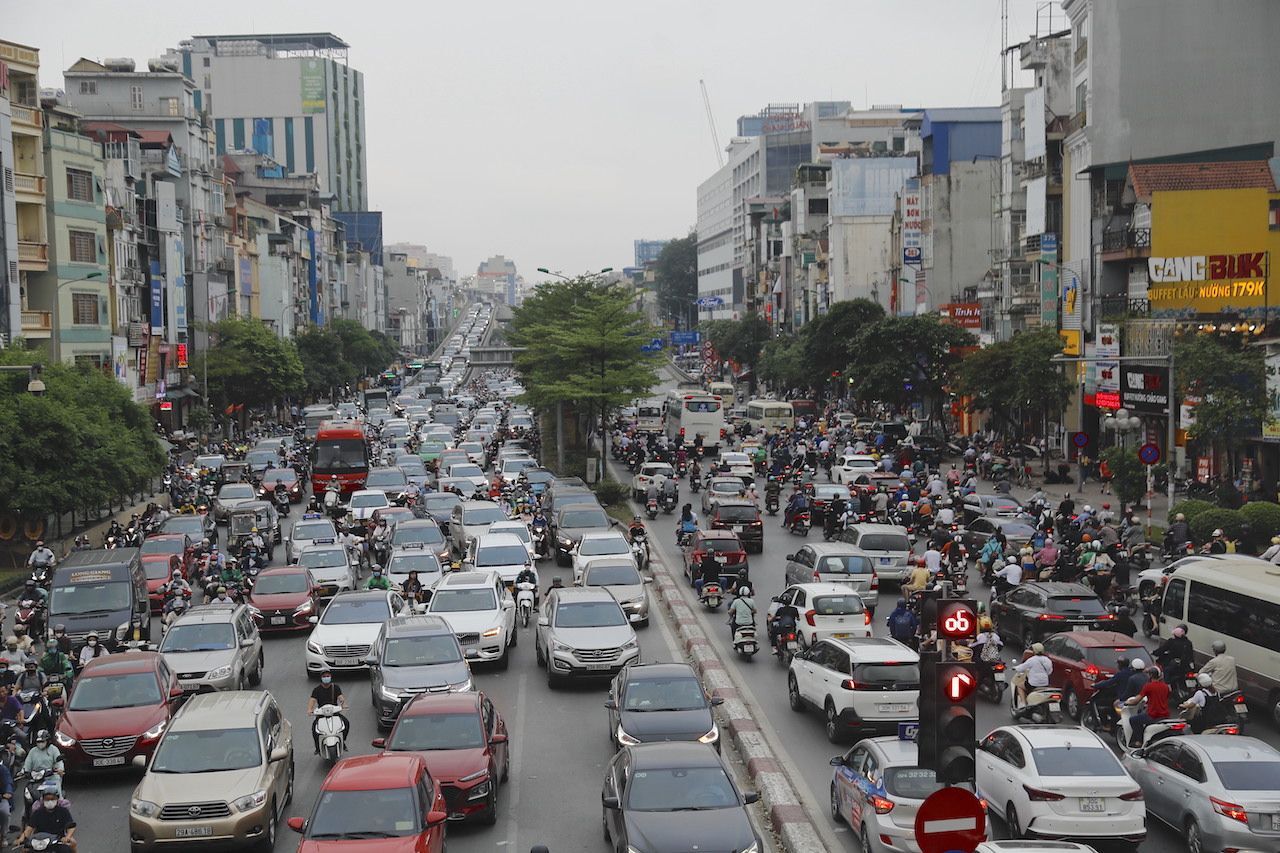 Nghi le dip 30/4 va 1/5, bien nguoi chiu canh tac duong khi ra khoi Ha Noi ve que Nghỉ lễ dịp 30/4 và 1/5, biển người chịu cảnh tắc đường khi ra khỏi Hà