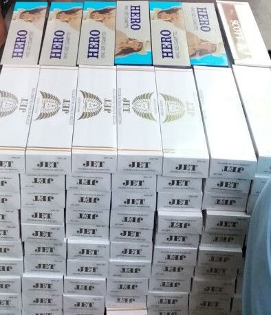 Dùng xe dịch vụ để vận chuyển 1.400 bao thuốc lá nhập lậu