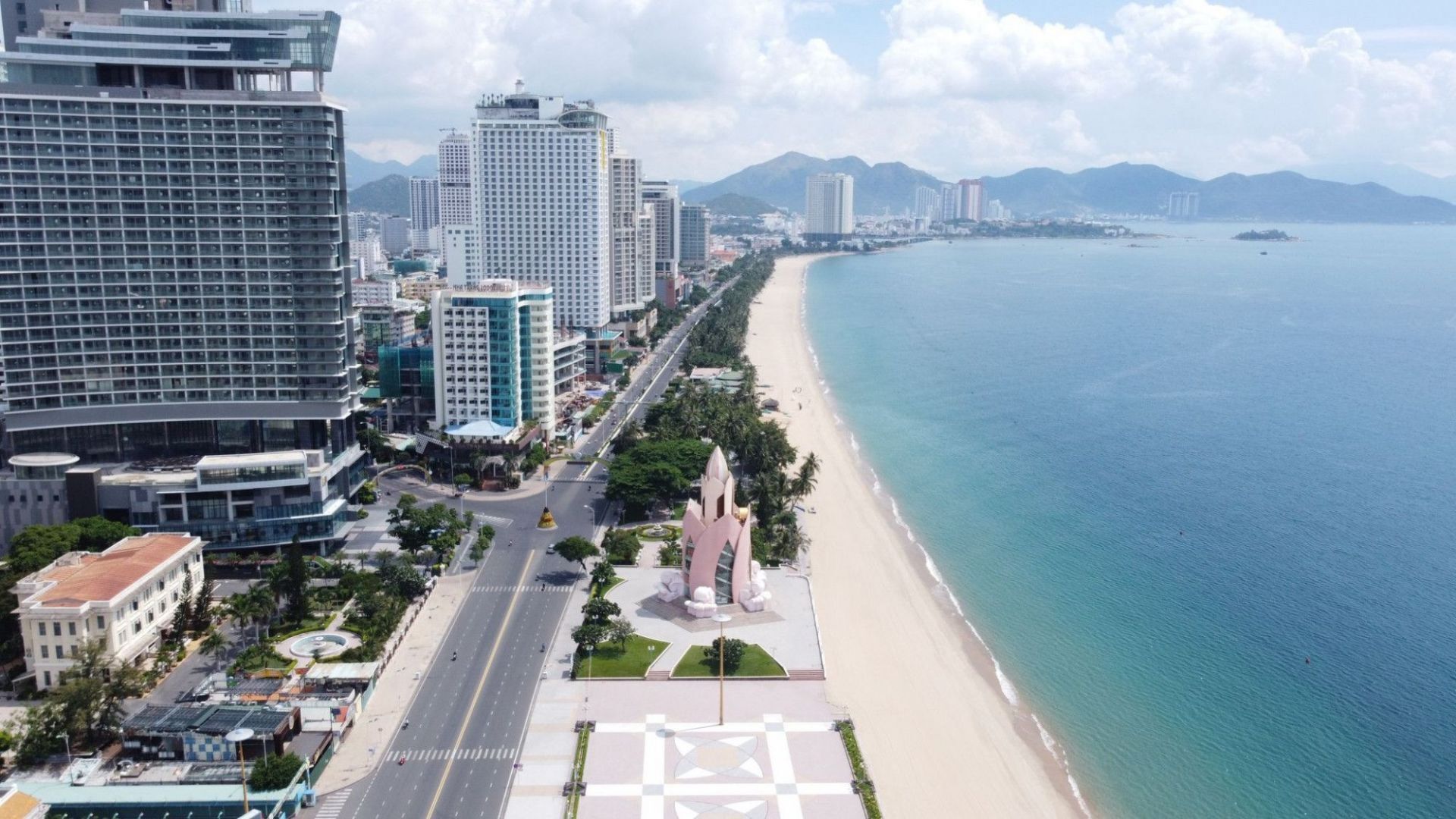 Condotel và officetel sẽ được cấp sổ hồng nếu đủ điều kiện