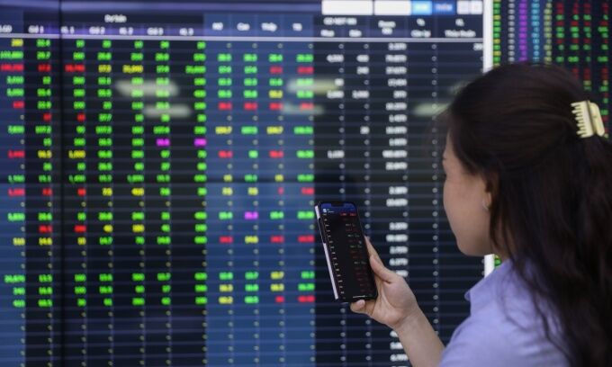 Xu the chung khoan ngay 7/4: Nen chot loi hon la mo vi the mua moi chứng khoán ngày