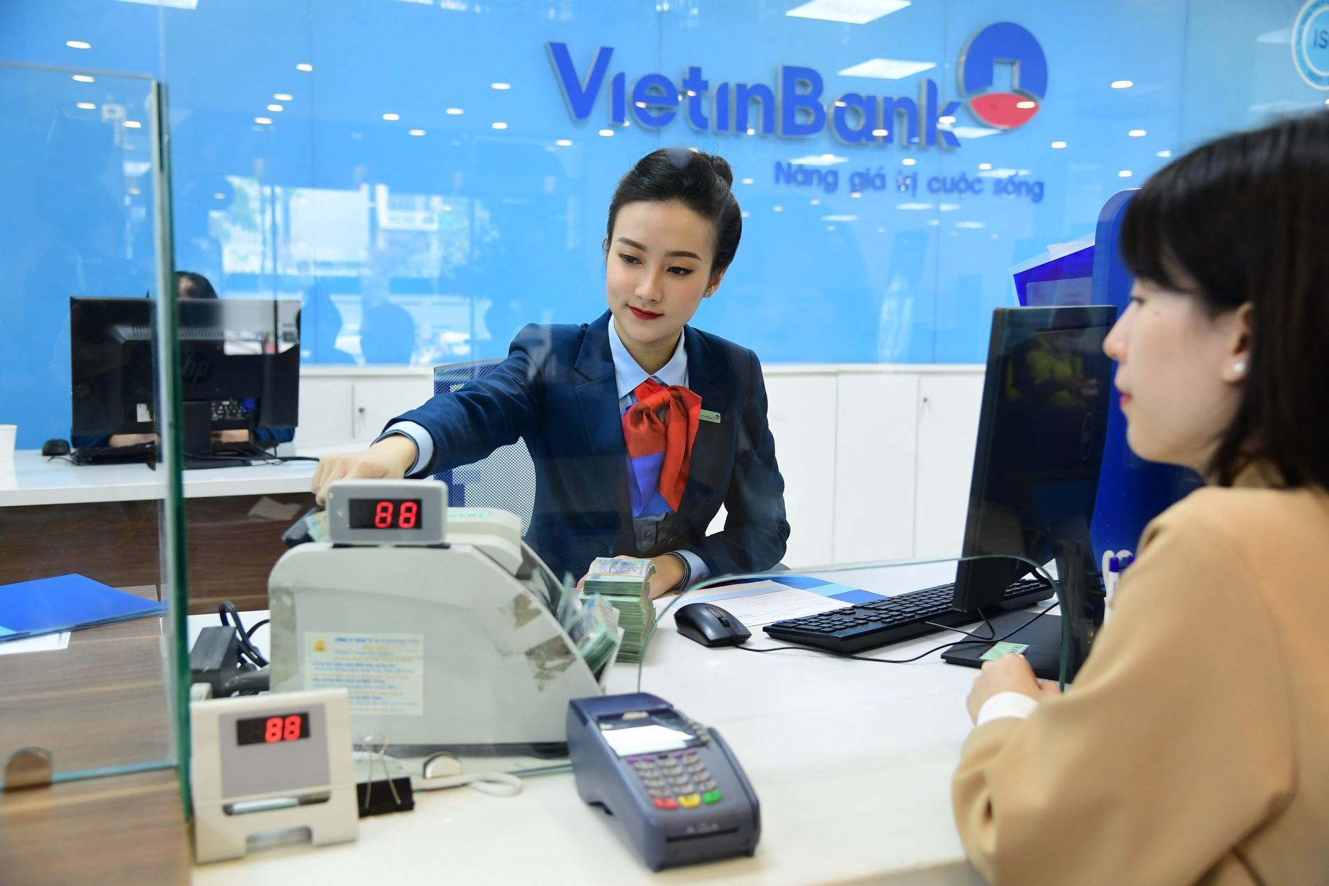 Ngan hang Vietinbank giam lai suat huy dong them 0,2%/nam trong thang 4/2023 lãi suất huy động vietinbank