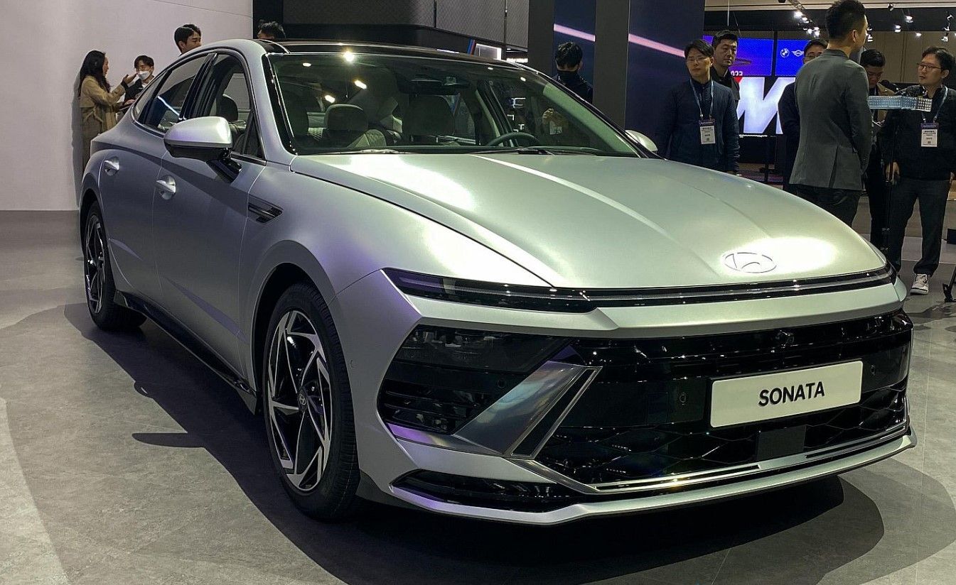 [Seoul 2023]: Hyundai Sonata thế hệ mới xuất hiện với thiết kế sắc sảo