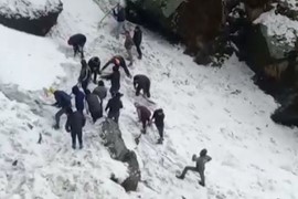 Lở tuyết kinh hoàng trên dãy Himalaya (Ấn Độ)