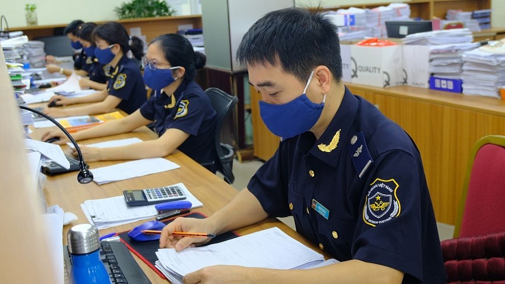 Thu ngan sach toan nganh hai quan 4 thang dau nam giam 26.940 ty dong so voi cung ky Thu ngân sách