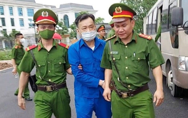 Xét xử cựu Chủ tịch UBND tỉnh Bình Thuận trong vụ "giao đất vàng giá rẻ"