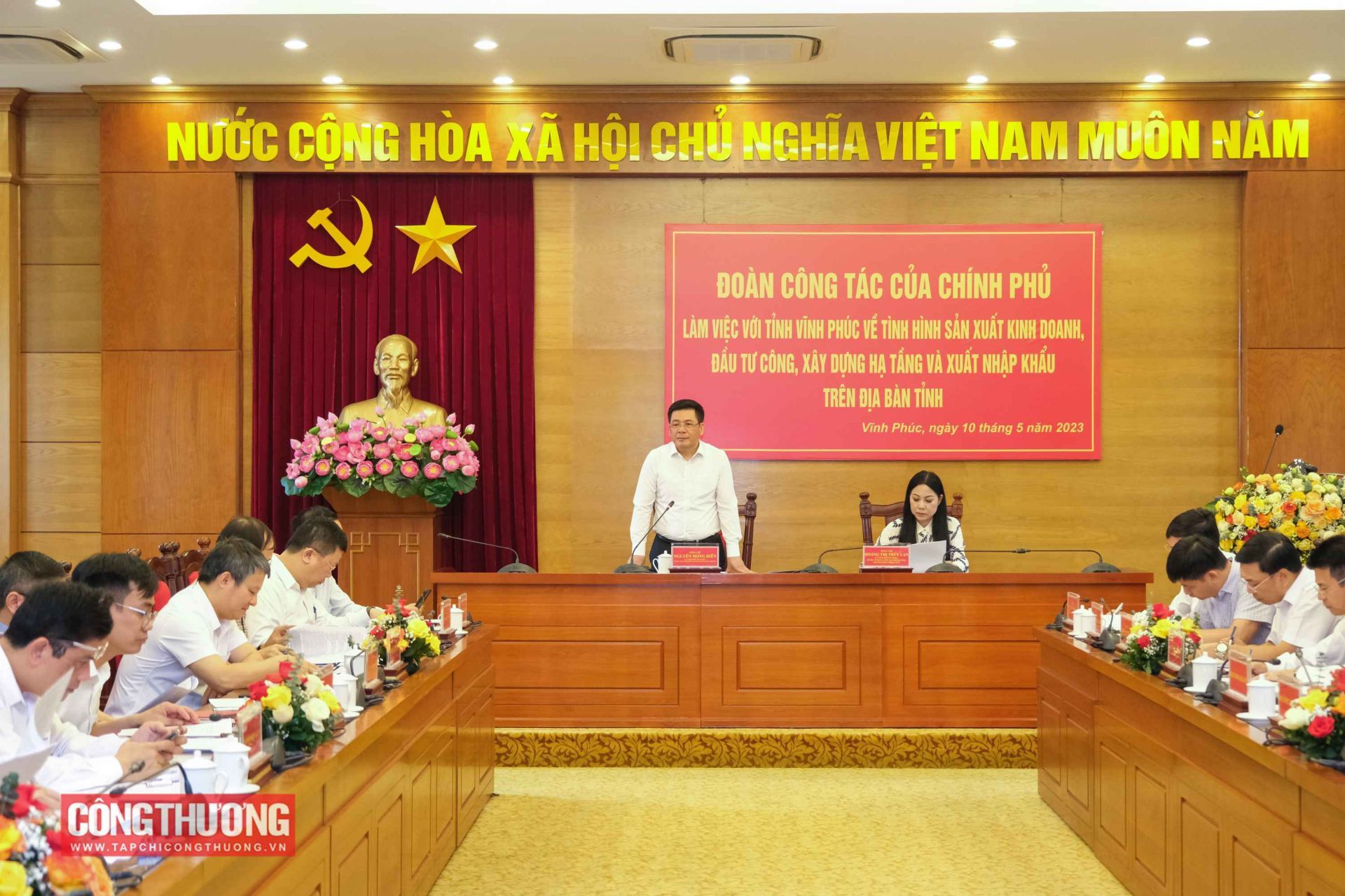 Thực hiện Quyết định số 435/QĐ-TTg ngày 24/4/2023 của Thủ tướng Chính phủ phân công Thành viên Chính phủ chủ trì đôn đốc làm việc với các địa phương về tình hình sản xuất kinh doanh, đầu tư công, xây dựng hạ tầng và xuất nhập khẩu trên địa bàn, sáng 10/5/2023, Bộ trưởng Nguyễn Hồng Diên đã chủ trì, phối hợp với các Bộ, ngành làm việc tại tỉnh Vĩnh Phúc