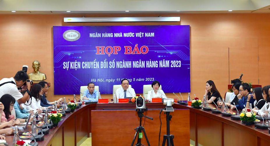 Giao dịch thanh toán không dùng tiền mặt tăng mạnh trong 3 tháng đầu năm