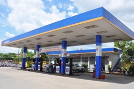 Giá xăng dầu giảm mạnh về mức thấp nhất từ đầu năm đến nay, còn 20.130 đồng/lít