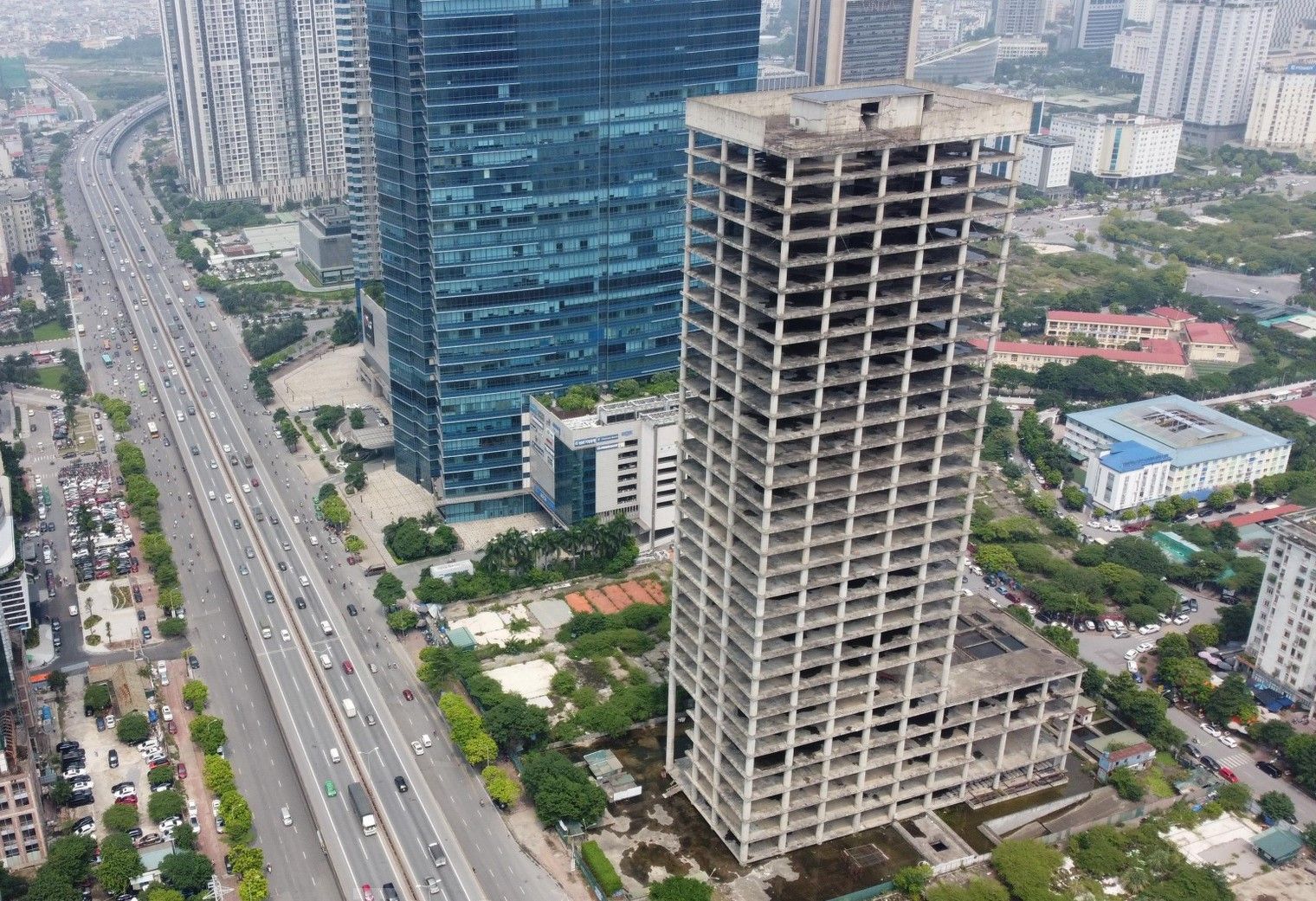 Bộ Xây dựng đề xuất hồi sinh tòa tháp nghìn tỷ của Vicem sau nhiều năm bỏ hoang