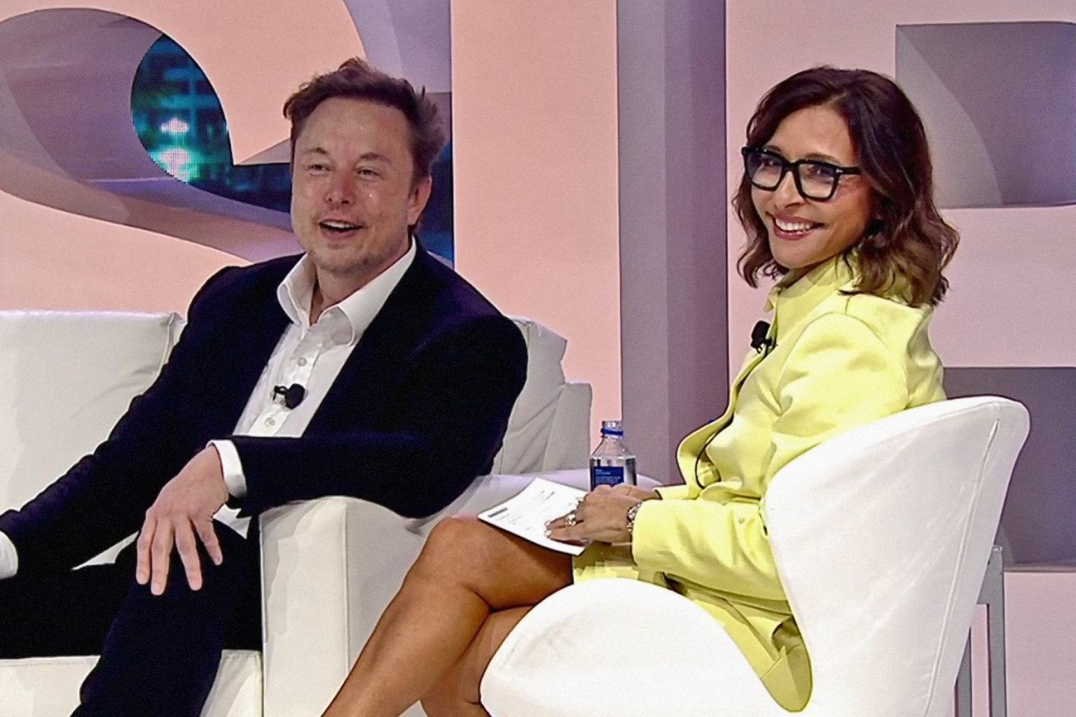 Elon Musk từ chức, Twitter sắp có nữ CEO mới