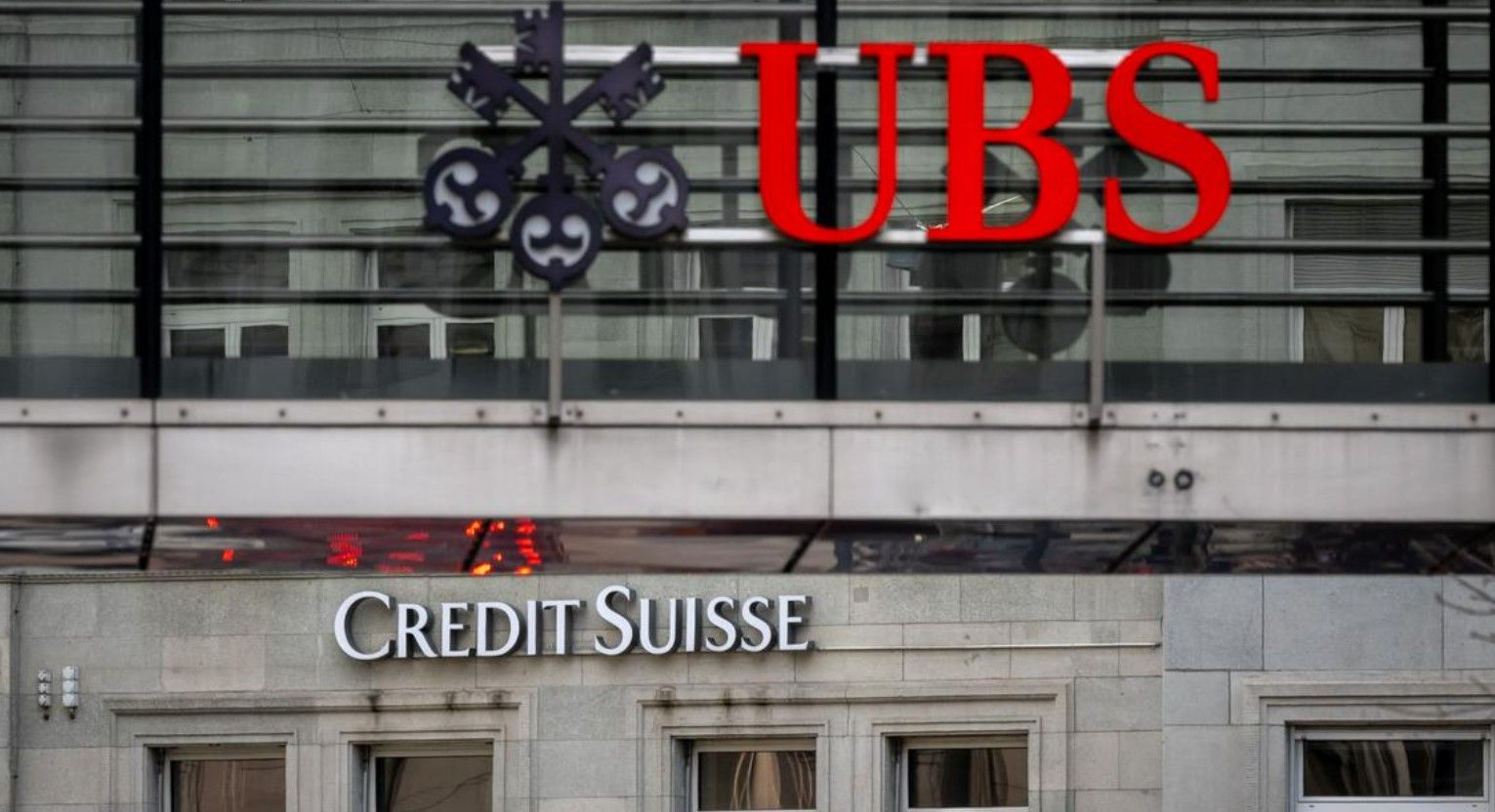 UBS thiệt hại 17 tỷ USD từ việc tiếp quản Credit Suisse