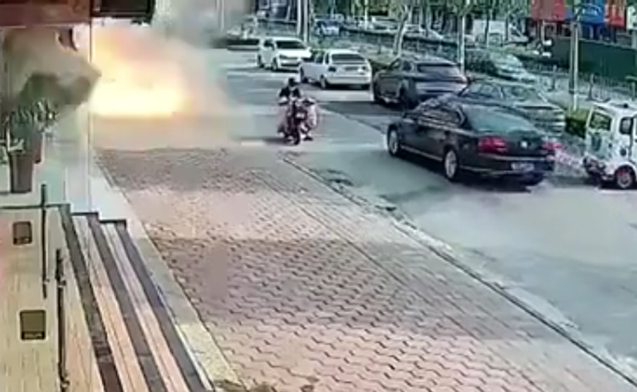 Nhà hàng rung chuyển khi bình gas phát nổ