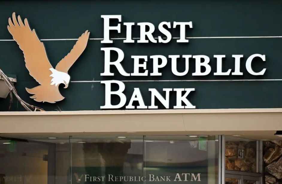 JPMorgan Chase mua lại ngân hàng First Republic