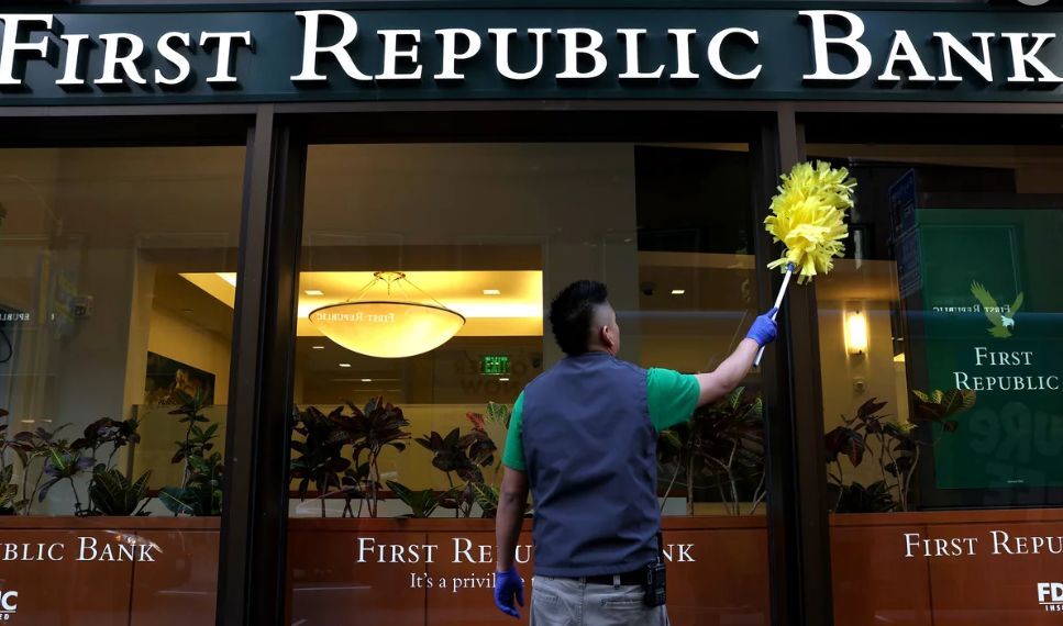 JPMorgan Chase mua lai ngan hang First Republic screenshot_1683007459.jpg