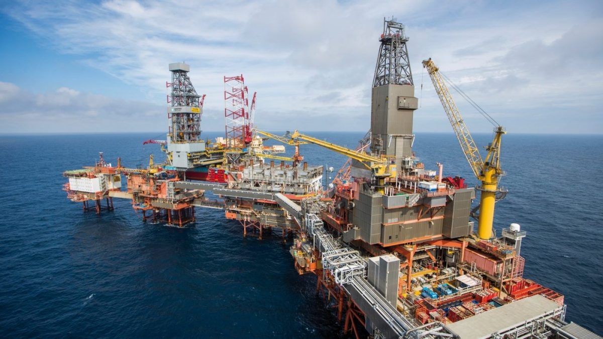 Giá dầu thô 25/5: Vượt 78 USD, tồn trữ dầu thô tại Hoa Kỳ bất ngờ sụt giảm mạnh