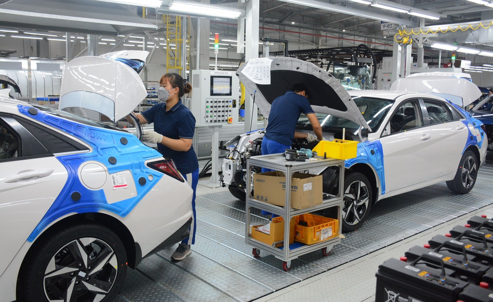 Đại biểu quốc hội ủng hộ đề xuất giảm phí trước bạ ô tô