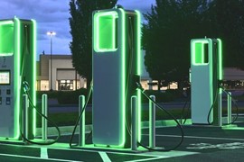 Ford đạt được thoả thuận sử dụng chung các trạm sạc Tesla