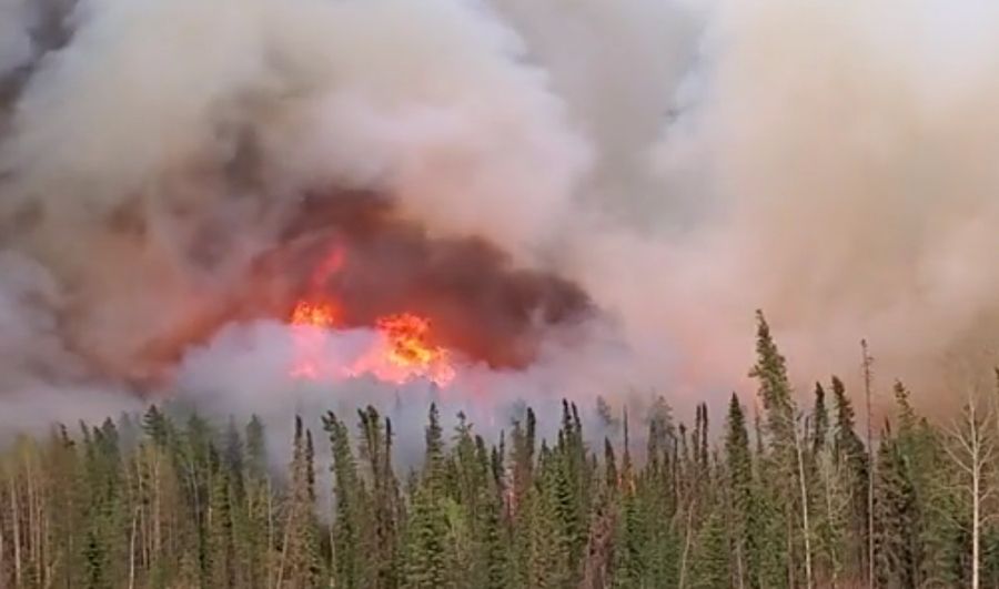 Cháy rừng nghiêm trọng khiến hơn 20.000 người dân phải sơ tán