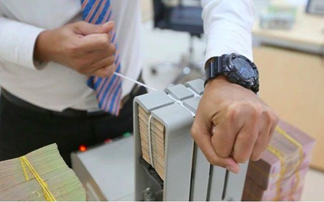 Yêu cầu ngân hàng giám sát chặt tín dụng cho doanh nghiệp "sân sau" vay