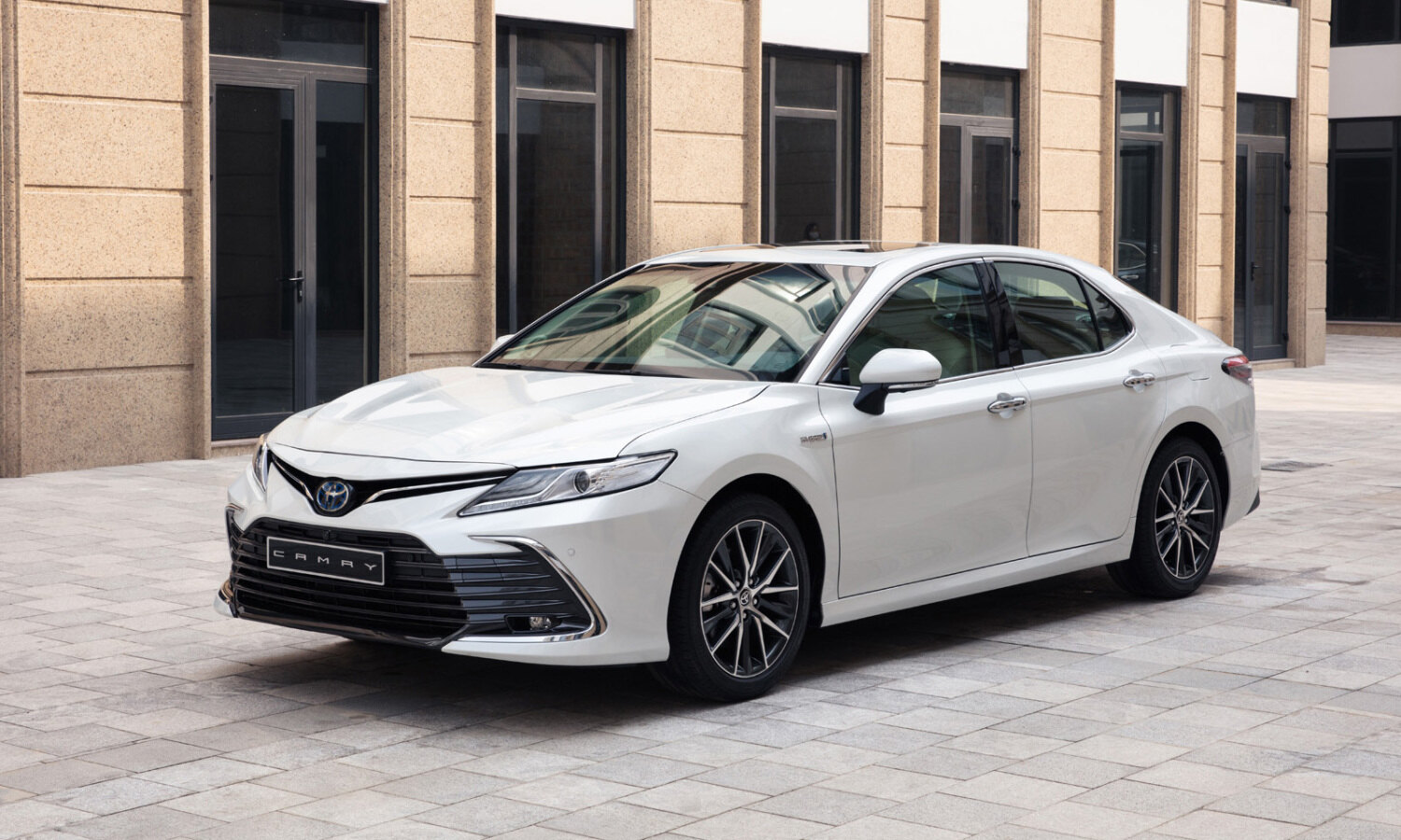 doanh-so-sedan-hang-d-tang-nhe-giua-luc-thi-truong-sut-giam_648ae153d0535.jpg