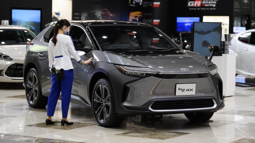 Nhật Bản vẫn bị tụt lại trong cuộc chạy đua xe điện toàn cầu