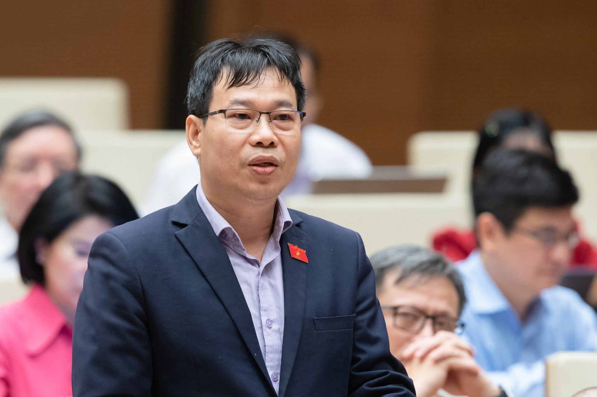 luat-kinh-doanh-bat-dong-san-sua-doi-can-xoa-bo-tu-duy-khong-buon-gi-lai-bang-buon-dat_649559f98f46f.jpg