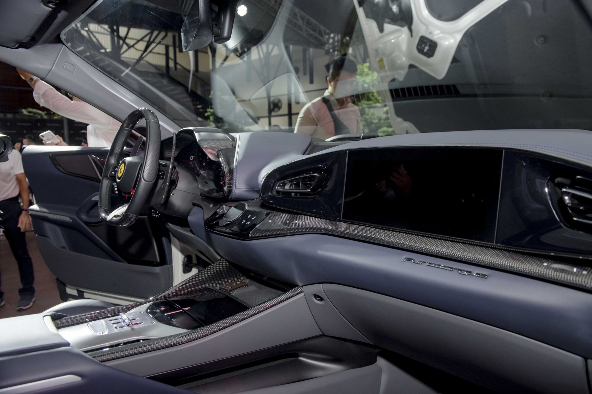 Cabin xe Ferrari Purosangue