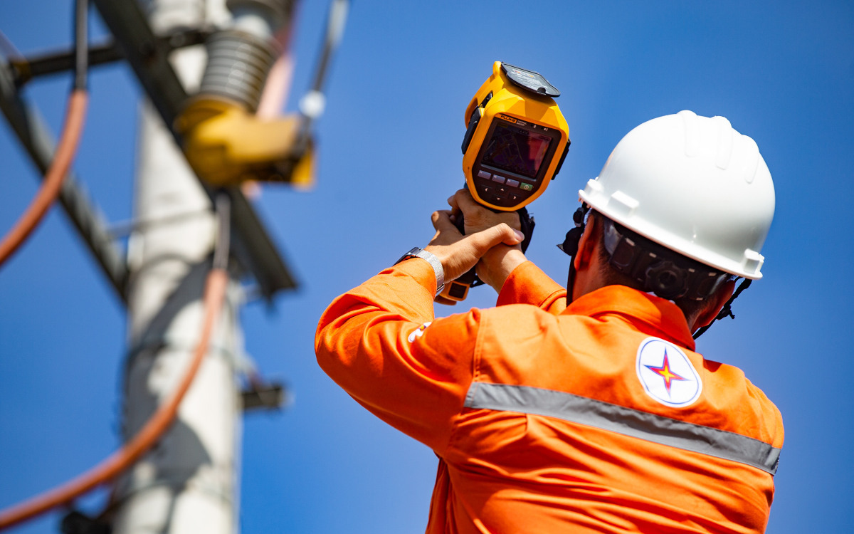 Sản lượng điện tiêu thụ miền Bắc tiếp tục tăng cao, lên tới 310,88 triệu kWh/ngày