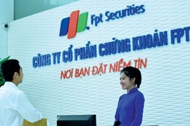 Thị giá tăng gấp đôi sau 3 tháng, một lãnh đạo Chứng khoán FPT muốn bán bớt cổ phiếu