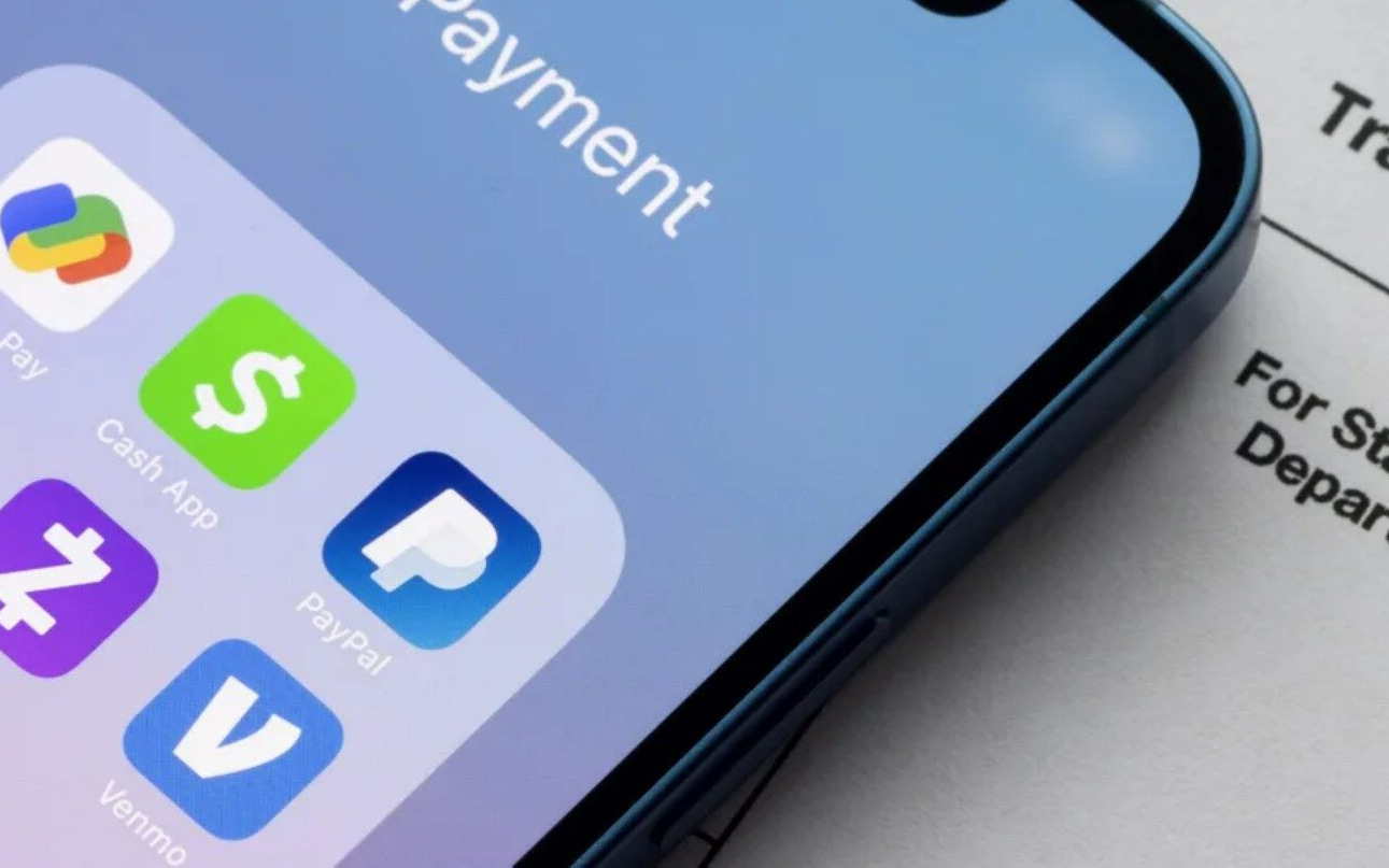 Đầy rủi ro khi lưu trữ tiền trên các ứng dụng thanh toán