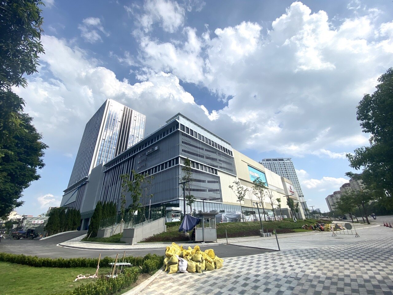 can-canh-sieu-du-an-lotte-mall-ha-noi-600-trieu-usd-sap-khai-truong_649e657ac8442.jpg