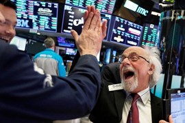 Phố Wall kết thúc quý 2 trong sắc xanh, Nasdaq đạt mốc cao 40 năm