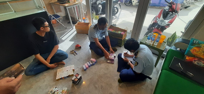 Cần Thơ phát hiện hàng trăm sản phẩm thuốc lá điện tử nhập lậu