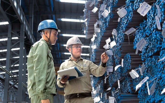 Giá thép ngày 17/7: Trong nước đứng giá, quốc tế kéo dài chuỗi tăng mạnh