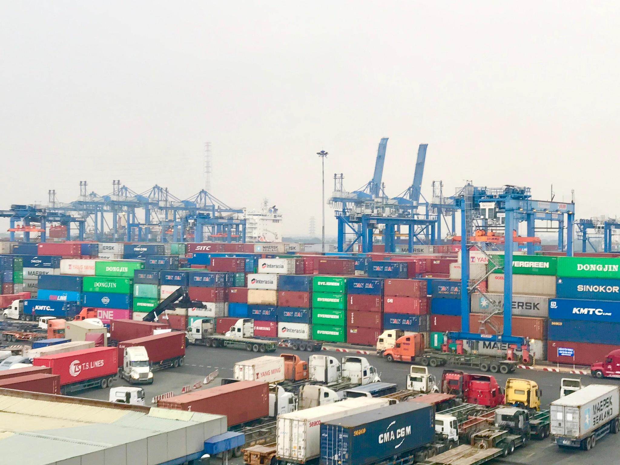 TP.HCM de xuat tang ty le trich lai tu phi ha tang cang bien phí hạ tầng cảng biển