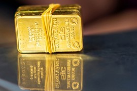 Giá vàng thế giới tiếp đà giảm nhẹ