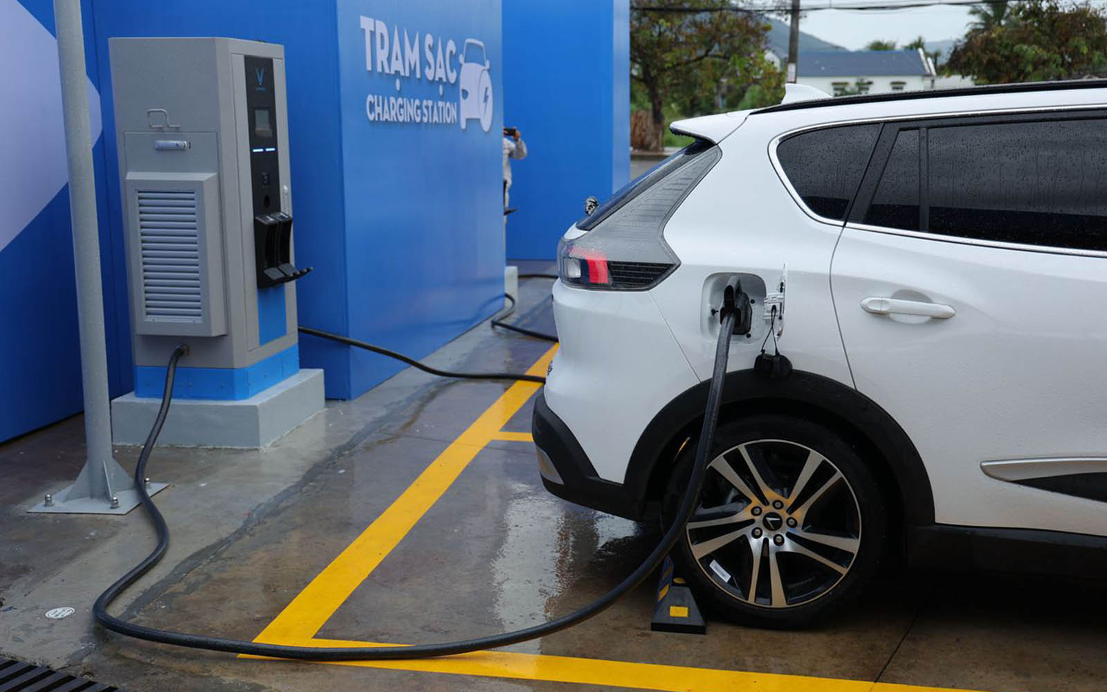 Trạm sạc xe điện