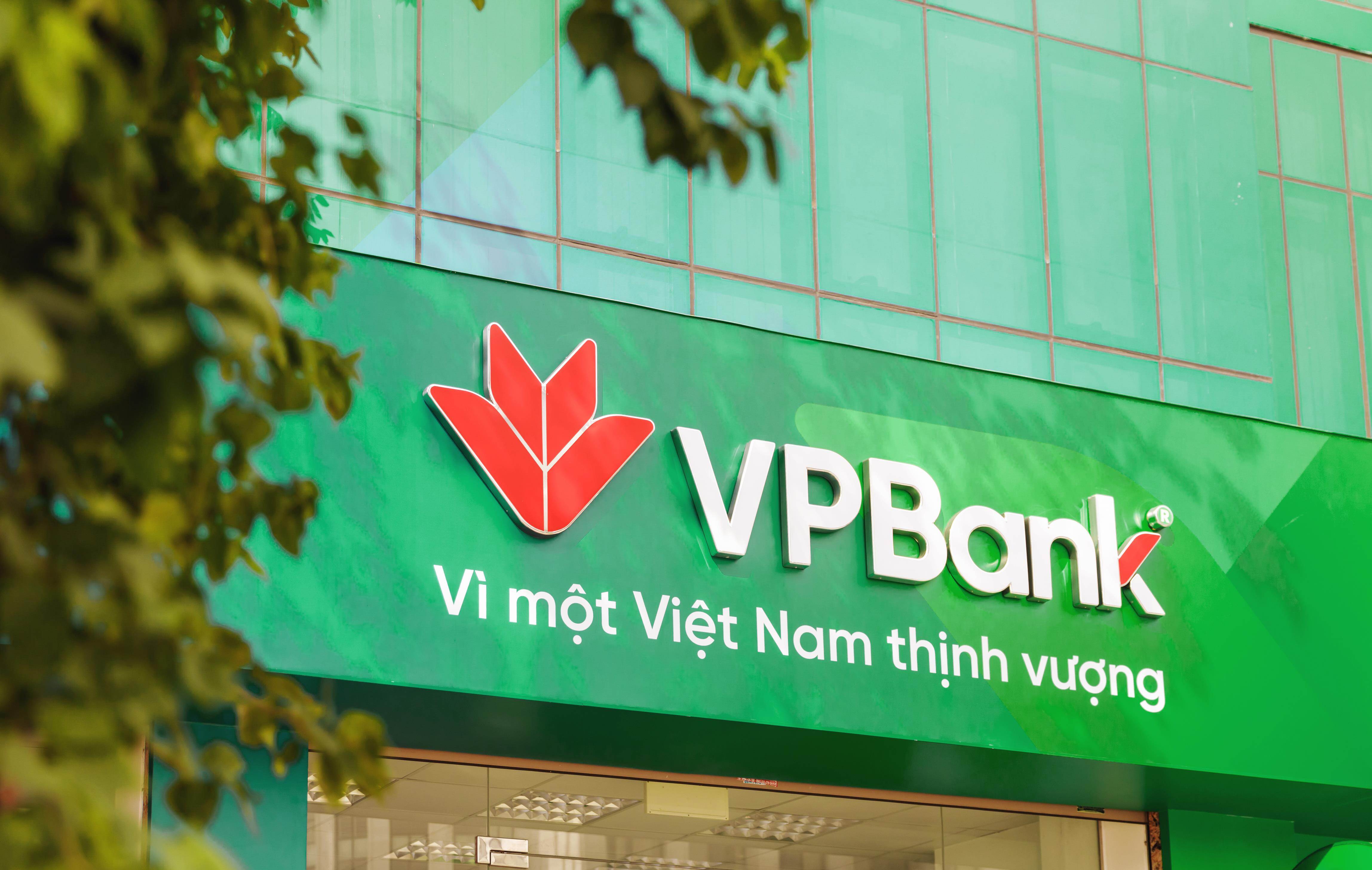 Lãi suất tiết kiệm ngân hàng VPBank đồng loạt giảm trong tháng 7/2023