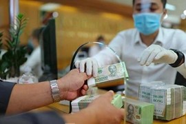 Ngân hàng lại gánh thêm khó khăn hộ doanh nghiệp